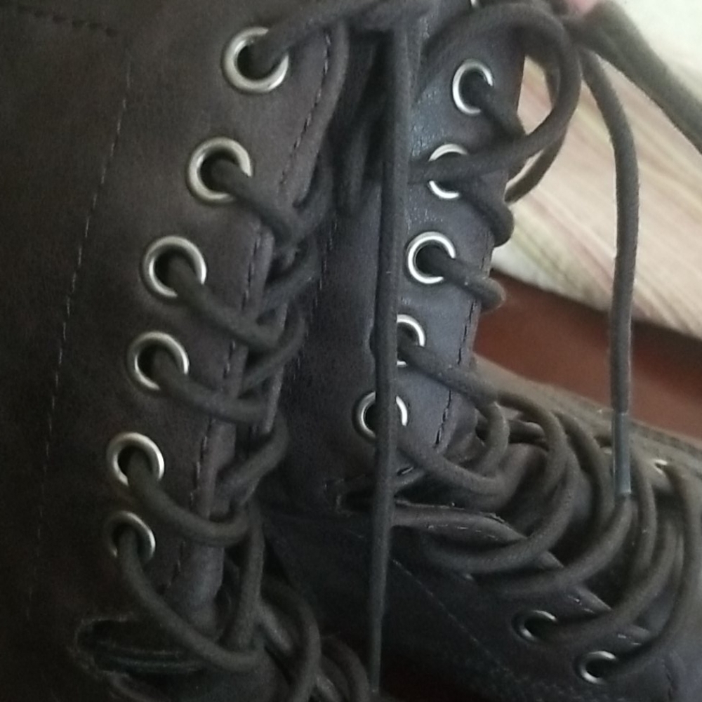 Shoes - Picture 8 of 8